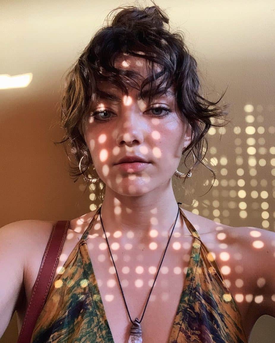 Amelia Zadroのインスタグラム：「Settling in well to life as a jungle monkey 🐒」