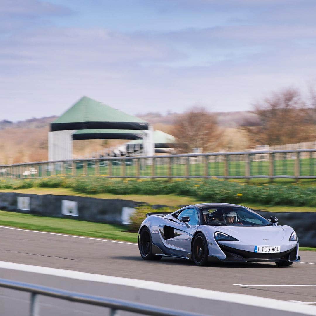 McLaren Automotiveさんのインスタグラム写真 - (McLaren AutomotiveInstagram)「It’s a gloriously sunny day and you’ve got the track at Goodwood at your disposal, what McLaren are you driving?」3月29日 19時15分 - mclarenauto