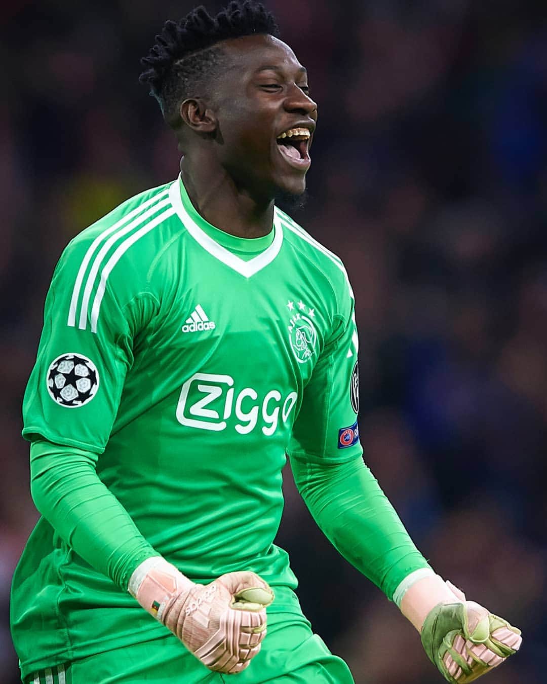 UEFAチャンピオンズリーグさんのインスタグラム写真 - (UEFAチャンピオンズリーグInstagram)「✍️ Onana has signed an extension at Ajax until 2022 🌟⁣ ⁣ Is he the brightest young keeper in the #UCL❓」3月29日 19時19分 - championsleague