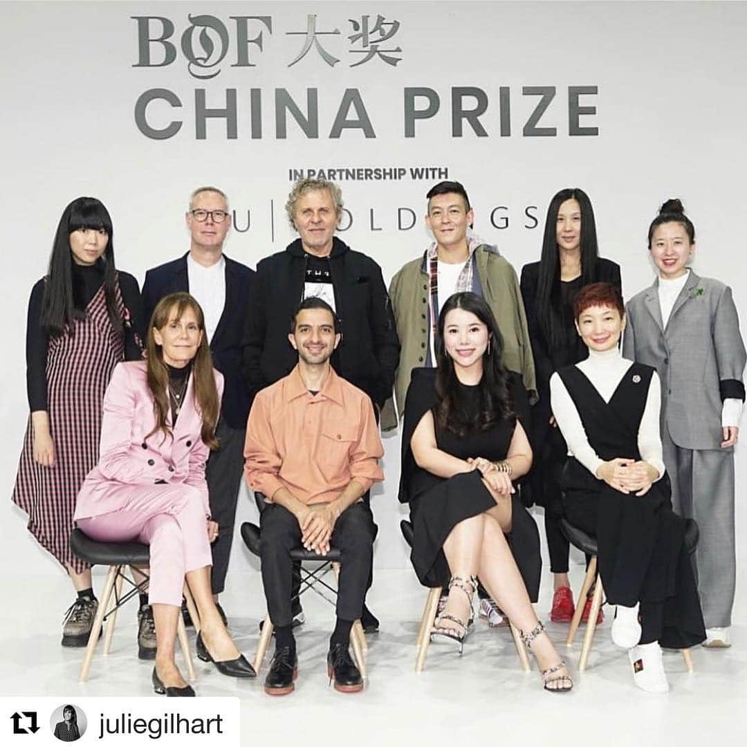 陳冠希さんのインスタグラム写真 - (陳冠希Instagram)「#Repost @juliegilhart ・・・ It is such an honor to be judging the #BoFChinaPrize @BoF along side such incredibly talented people during #shanghaifashionweek. And honestly so humbled by the talent here in China. Winner soon to be announced 🙏🏼@imranamed @susiebubble @adfkeith @renzorusso @tasha_liu @umawangofficial @wendyyu_official @xiaoxue917. Not pictured @timblanks ❤️」3月29日 19時23分 - edisonchen