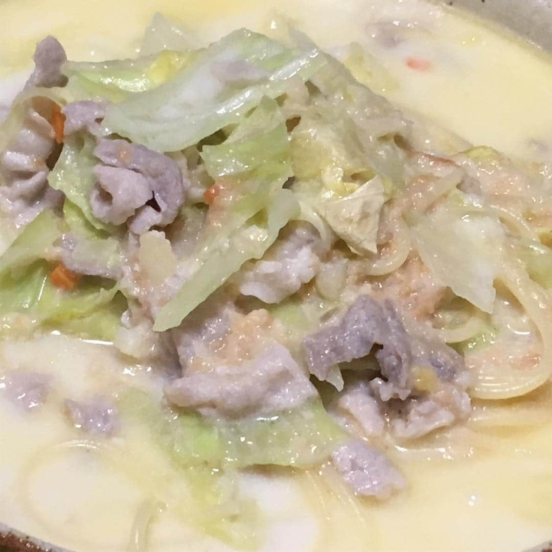 柳家さん生さんのインスタグラム写真 - (柳家さん生Instagram)「豚ばらキャベツ牛乳スープパスタ作っただぁ〜👍 #さん生 #パスタ #豚ばら #キャベツ#スープパスタ #牛乳」3月29日 19時35分 - waraiguma1957