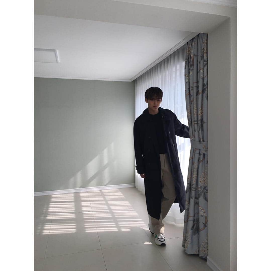 SEVENTEENさんのインスタグラム写真 - (SEVENTEENInstagram)「[17'S 민규] #로피시엘 #옴므 📷🖤」3月29日 19時40分 - saythename_17