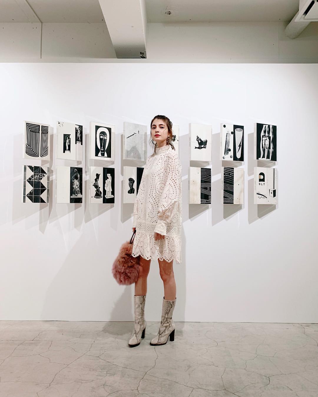 マギーさんのインスタグラム写真 - (マギーInstagram)「LANVIN en Bleu Presents  Exposition L’ATELIER にて🦋 #LATELIER #LANVINenBleu #LATELIER2019」3月29日 19時43分 - maggymoon