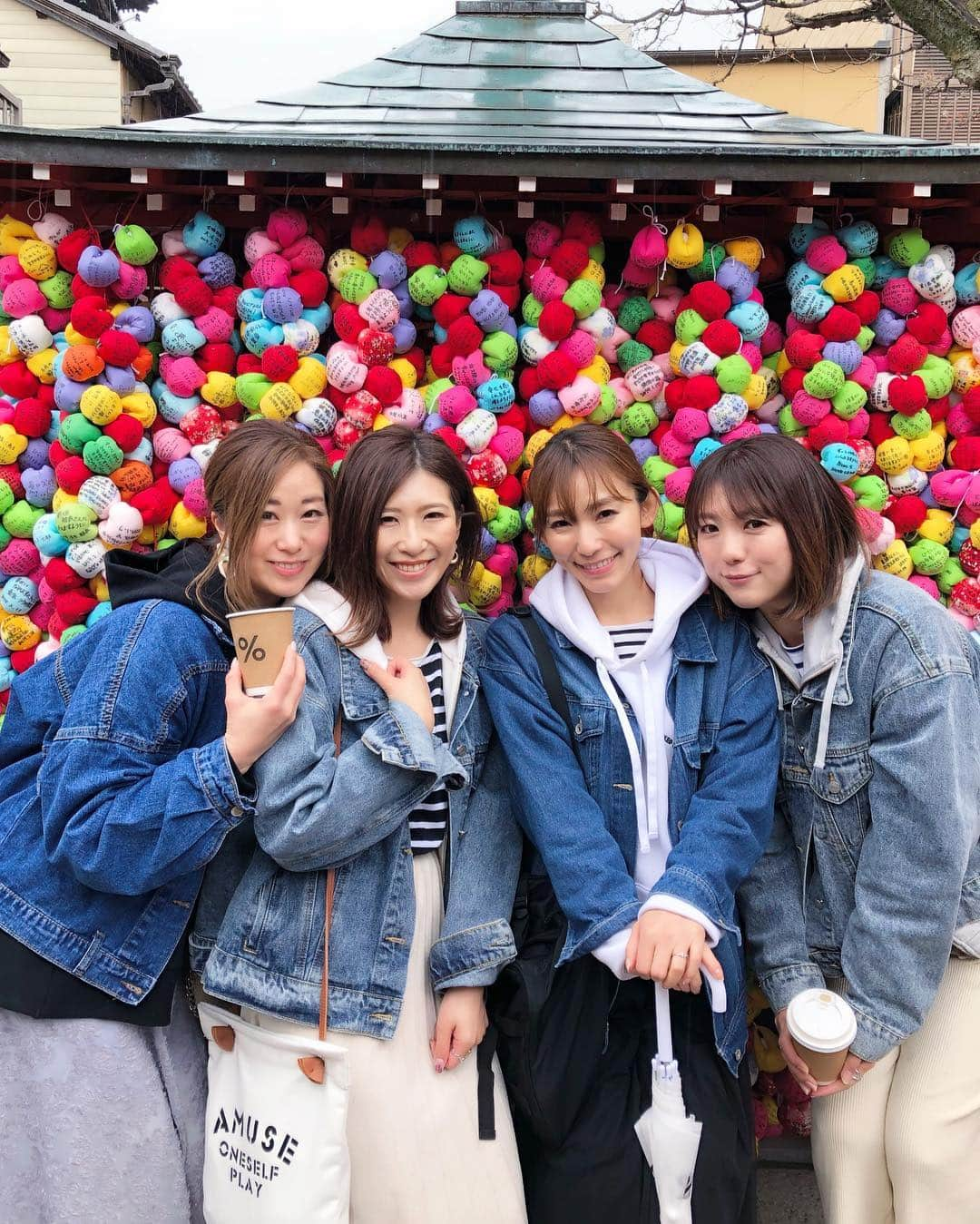 l.lily1013さんのインスタグラム写真 - (l.lily1013Instagram)「・ 先日の京都旅行✨ デニムとボーダーとトートでリンク✨ からの 2年間のリンクコーデ などなどまとめ。 ・ たくさんたくさん かき集めたので複数枚で😊 ・ ・ #リンクコーデ #タビジョ#カベジョ#京都旅行 #八坂庚申堂 #双子コーデ#春コーデ#カジュアルコーデ#大人カジュアルコーデ#大人カジュアル#お揃いコーデ#デニムコーデ#シンプルコーデ#ママコーデ#シンプルコーデ#sakura#桜#着回しコーデ#プチプラファッション#uniqloコーデ #gu#guコーデ#ママファッション」3月29日 19時51分 - l.lily1013