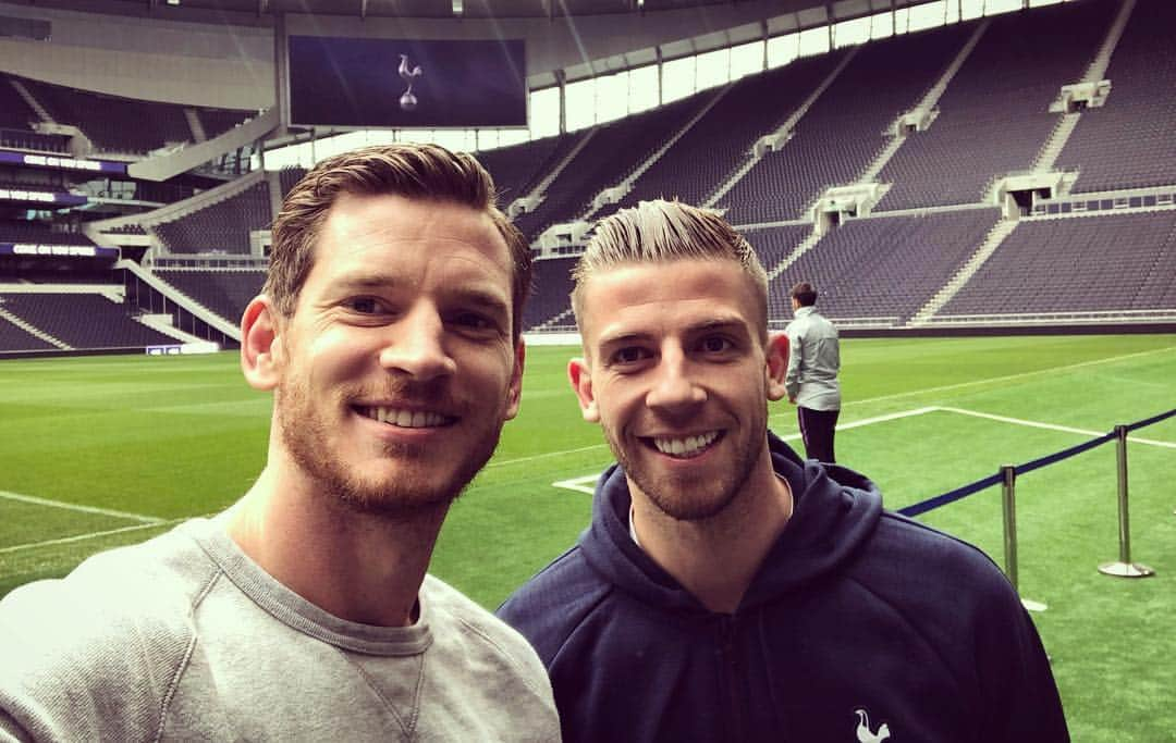 トッテナム・ホットスパーFCさんのインスタグラム写真 - (トッテナム・ホットスパーFCInstagram)「📸🇧🇪😁 #SpursNewStadium」3月29日 20時03分 - spursofficial