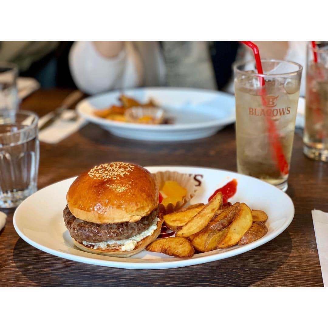 VANRIさんのインスタグラム写真 - (VANRIInstagram)「🍔父の大のお気に入りハンバーガー！ #blacows #ブラッカウズ」3月29日 20時18分 - vanri0121