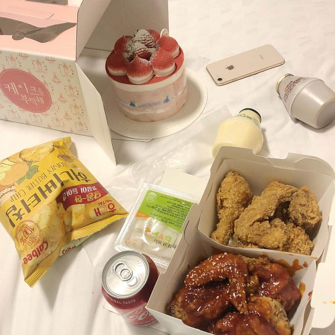 中嶋桃花さんのインスタグラム写真 - (中嶋桃花Instagram)「大好きなチキン❤︎ ホテルでたくさん食べて踊って歌って笑って楽しかったなぁ✨」3月29日 20時27分 - momoka_nakajima