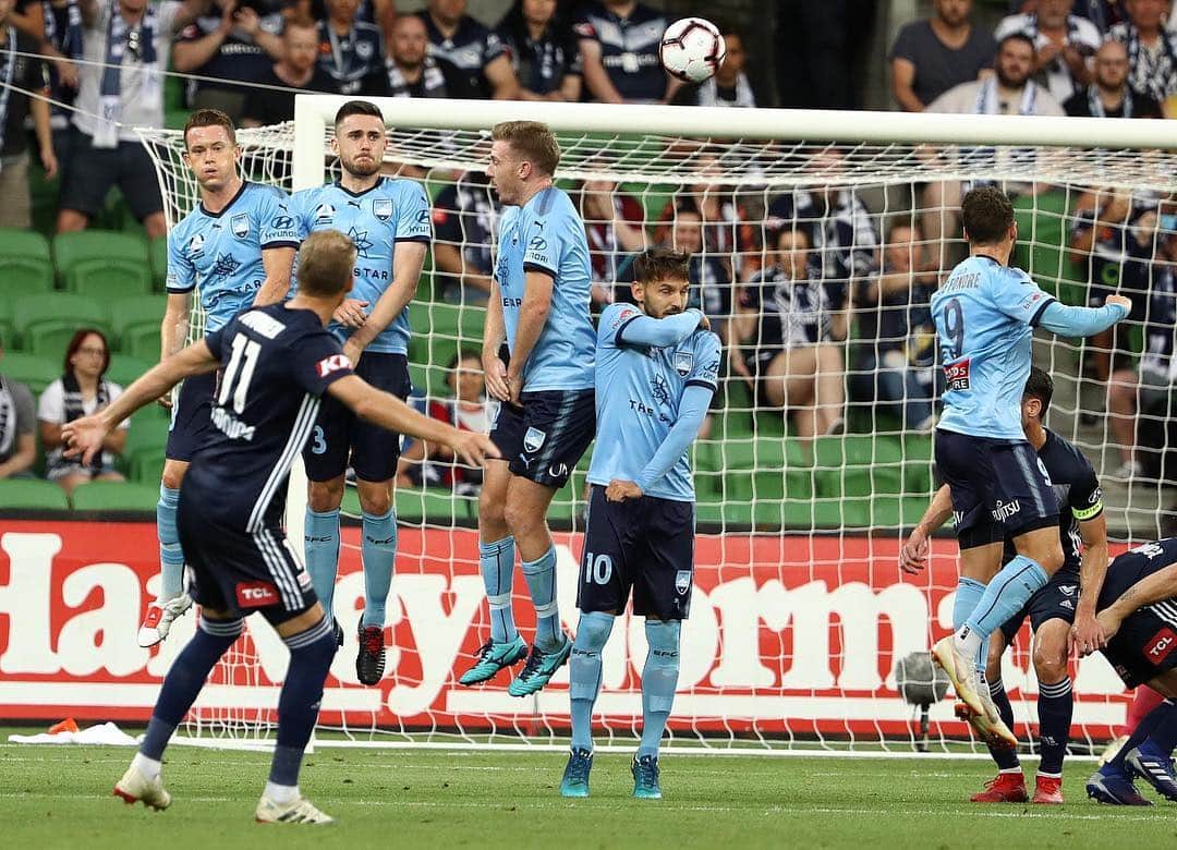 オラ・トイヴォネンのインスタグラム：「G A M E D A Y Leeees go ⚪️🔵」