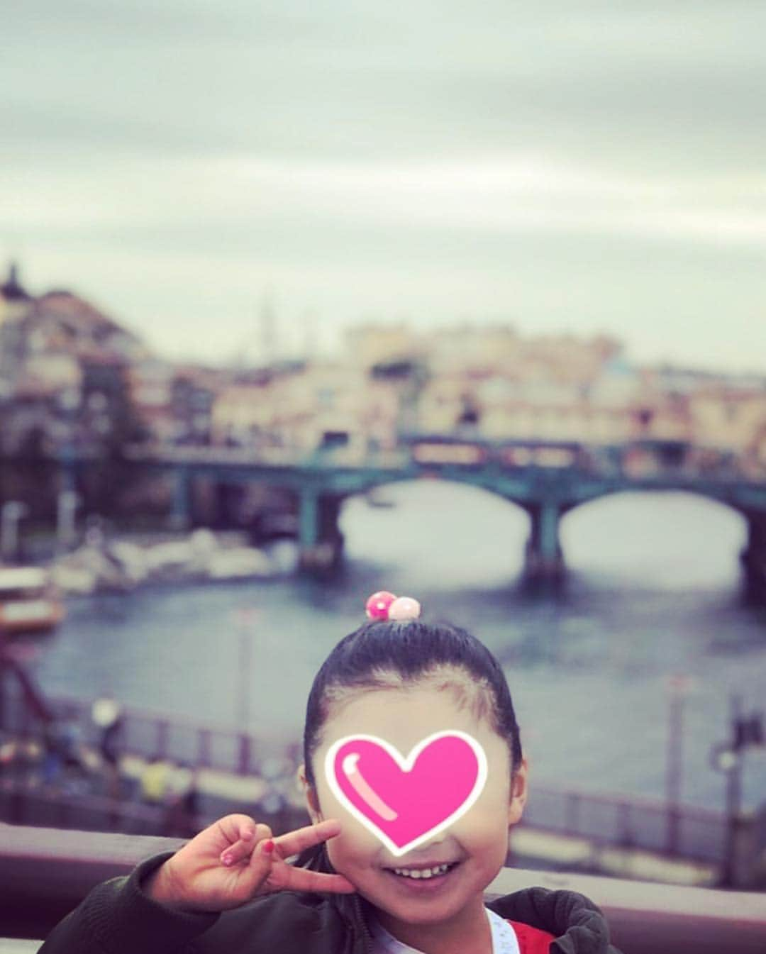 涼紫央さんのインスタグラム写真 - (涼紫央Instagram)「なゆ 初めてのDisney sea❤︎ 私は安静を考えて お家におりました… ステラ・ルーちゃんを抱っこしてご機嫌に帰ってきました^ ^」3月30日 5時57分 - toitoitoi