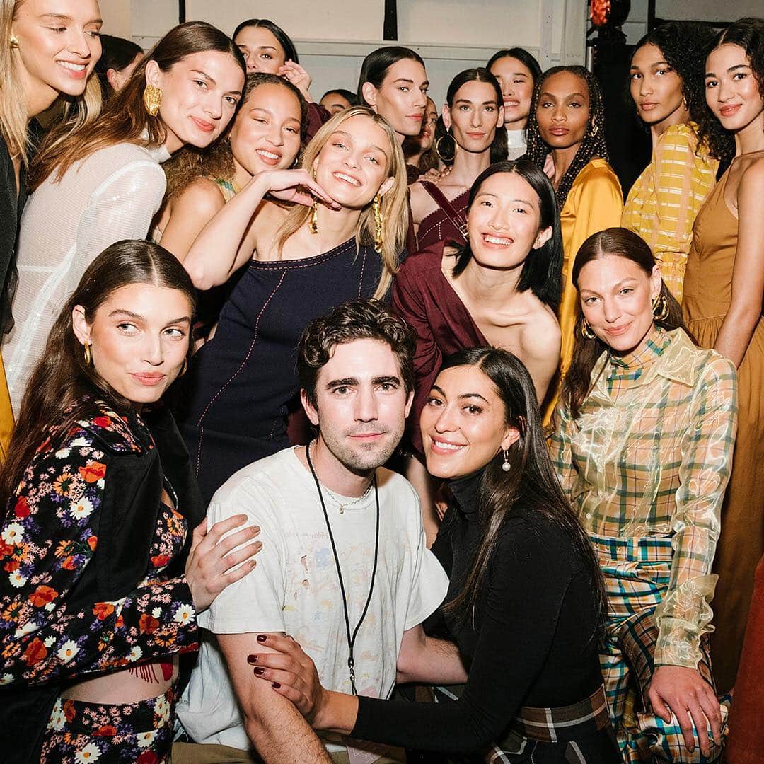 Fashion Weekのインスタグラム：「It's Friday, grab your friends and jump into the weekend. Backstage at #NYFW designer and #CFDAAwards Womenswear Designer of the Year nominee @staud.clothing's February 2019 show. 📸 @donstahl」