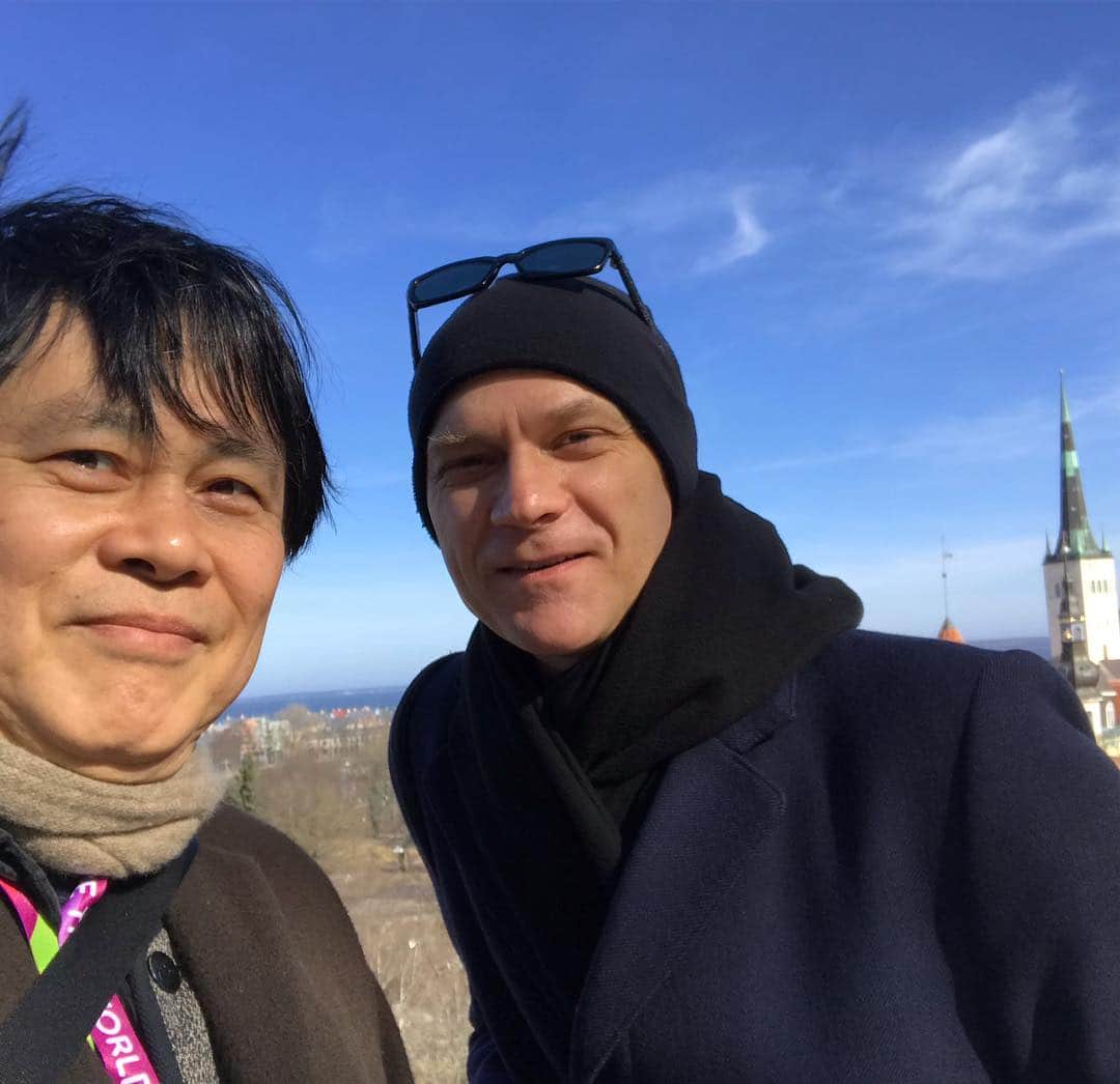 巻上公一さんのインスタグラム写真 - (巻上公一Instagram)「振付師のテートさんと、旧市街の高台に行きました。」3月30日 6時16分 - koichimakigami
