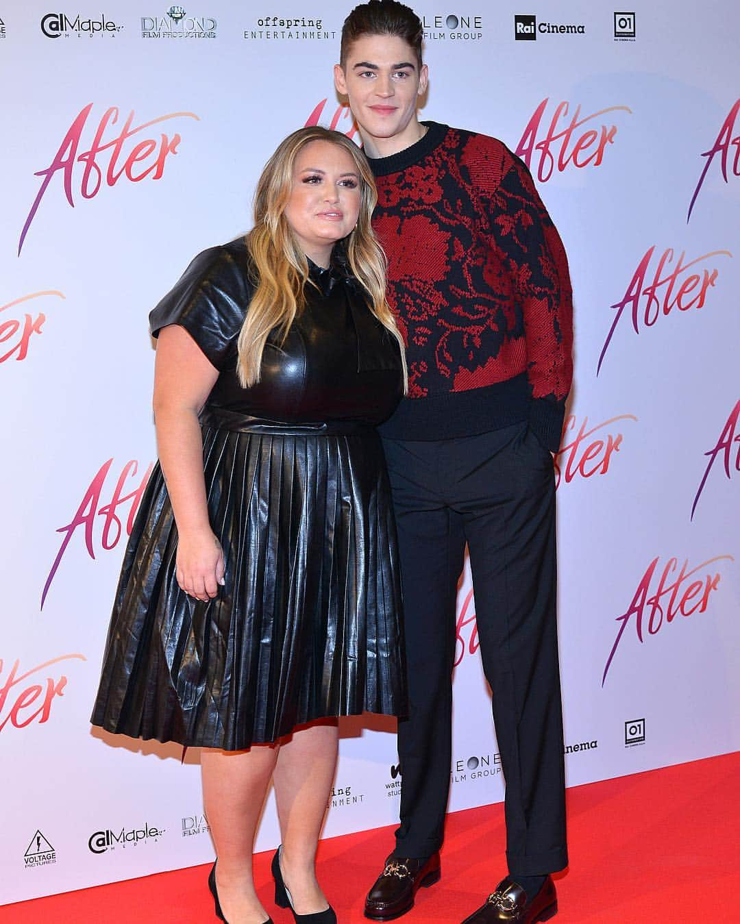 Just Jaredさんのインスタグラム写真 - (Just JaredInstagram)「@hero_ft posss with author @annatodd at the photo call for their new film @aftermovie in Milan! #HeroFiennesTiffin #AnnaTodd #AfterMovie Photos: Splash」3月30日 6時23分 - justjared