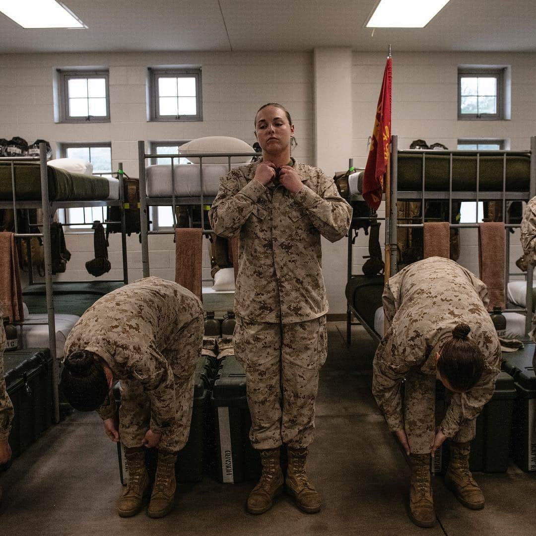 ニューヨーク・タイムズさんのインスタグラム写真 - (ニューヨーク・タイムズInstagram)「Welcome to the only place in the U.S. where women become Marines: Marine Corps Recruit Depot Parris Island, South Carolina. @lynseyaddario followed a handful of women here and photographed their journey through basic training. Today, women make up 8% of the @marines, the lowest percentage of any military branch. At #ParrisIsland, platoons are segregated by gender (excluding the India Company battalion), though men and women partake in some activities together, such as classroom courses. Women’s training, said Lt. Col. Misty Posey, is identical to the men’s — though they are graded differently on the physical fitness test. Visit the link in our profile to see more photos and read more about #Marine training.」3月30日 6時40分 - nytimes