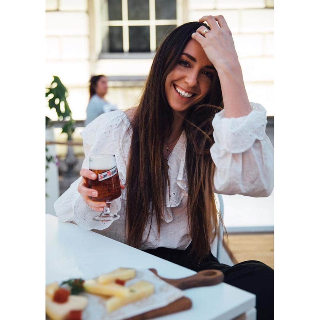 Jessica Garland-Blakeさんのインスタグラム写真 - (Jessica Garland-BlakeInstagram)「#AD | Drinking San Miguel and eating tapas at the perfect summer location 🍺! @SanMiguel_UK have just announced a summer residency, #SanMiguelTerrace at one of my favourite places in London - @SomersetHouse open now!」3月30日 6時36分 - jessicagarlandblake