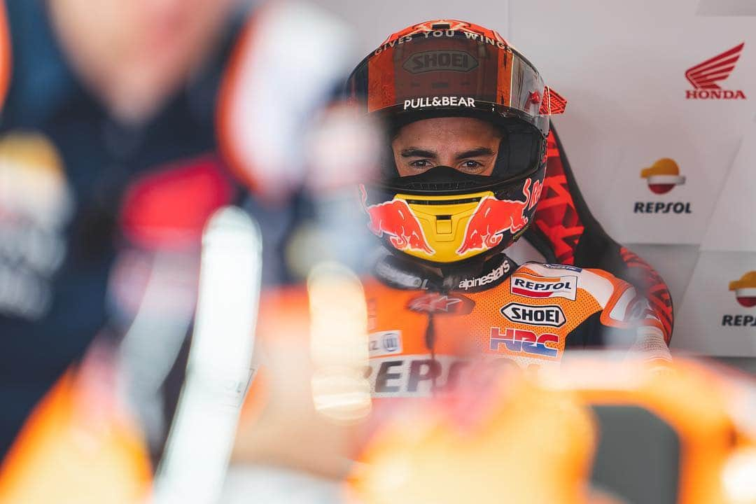 レプソル・ホンダさんのインスタグラム写真 - (レプソル・ホンダInstagram)「#ArgentinaGP Day 1 ✅ And what a day, 21 riders within 1 second! 🔥⏱🔥 ⠀⠀⠀⠀⠀⠀⠀⠀⠀ @marcmarquez93 🅿️8️⃣ #MM93🐜 ⠀⠀⠀⠀⠀⠀⠀⠀⠀ @jorgelorenzo99 🅿️2️⃣1️⃣ #JL99😈 ⠀⠀⠀⠀⠀⠀⠀⠀⠀ #25RepsolHonda #Repsol #MotoGP #Honda #Racing #RepsolHonda #HRC #RC213V #MM93 #JL99 #MarcMarquez #JorgeLorenzo #ThePowerOfDreams #Motorcycle #Argentina #Practice 🇦🇷 #TomorrowMore」3月30日 6時41分 - hrc_motogp