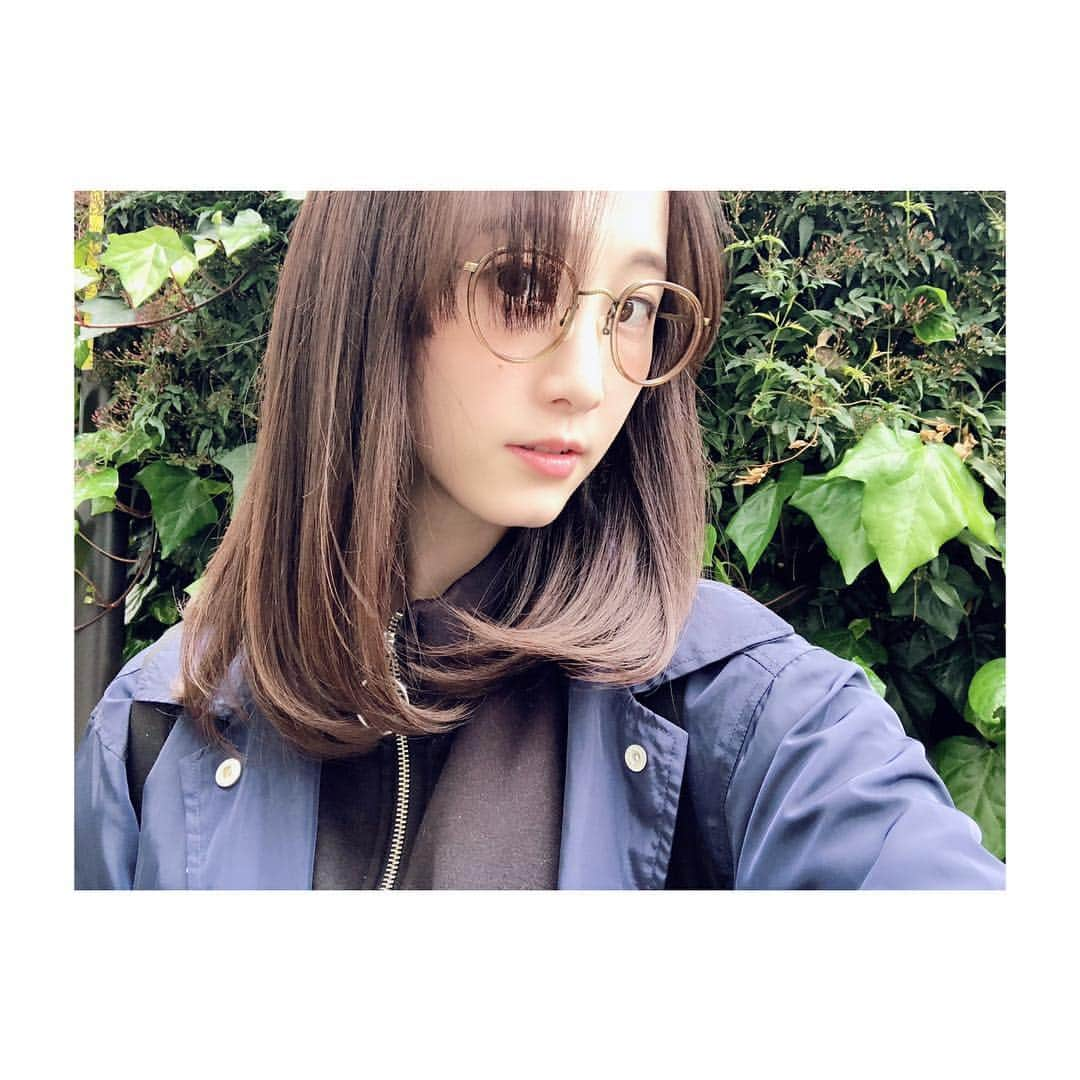 松井玲奈さんのインスタグラム写真 - (松井玲奈Instagram)「@nabe__log さんに髪の毛綺麗にしてもらってきました。最近ずっと髪の毛傷んでるの悩んでたけど、今回のカラーでかなり復活。感動の手触り。 前髪も揃えてもらって幸せでやんす。 #likobymaris」3月30日 6時47分 - renamatui27