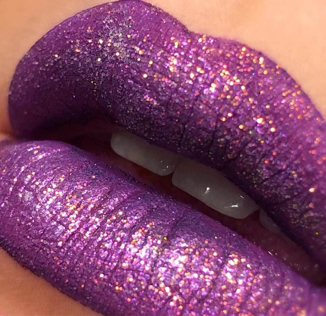 NYX Cosmeticsさんのインスタグラム写真 - (NYX CosmeticsInstagram)「Blinded by this vibrant glitter lip by @sissy.mkup 💜✨ She uses our Soft Matte Lip Cream in 'Vancouver + Glitter Primer + Metallic Glitter in 'Lumi-Lite' to get the look 💋 || #nyxcosmetics #nyxprofessionalmakeup #crueltyfreebeauty」3月30日 6時59分 - nyxcosmetics