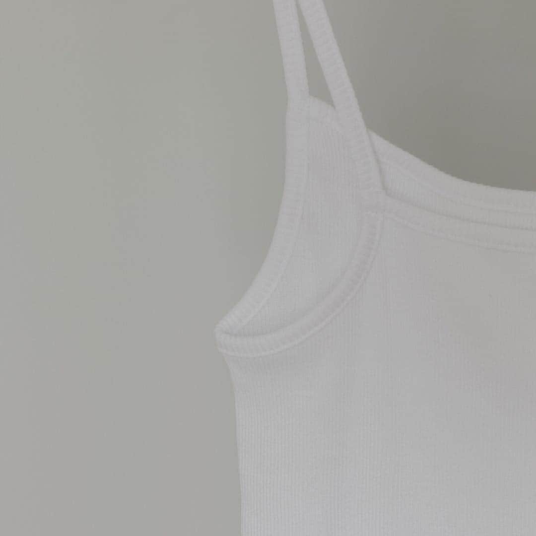 MUJI USAさんのインスタグラム写真 - (MUJI USAInstagram)「#MUJIisMinimumPackaging 2-pack tank tops & camisoles for seamless comfort and layering. Now $14.90.  We've permanently reduced the price on several everyday essentials. Learn more via the link in bio.  #MUJIis #MinimumPackaging #muji #mujiusa #innerwear」3月30日 7時01分 - mujiusa