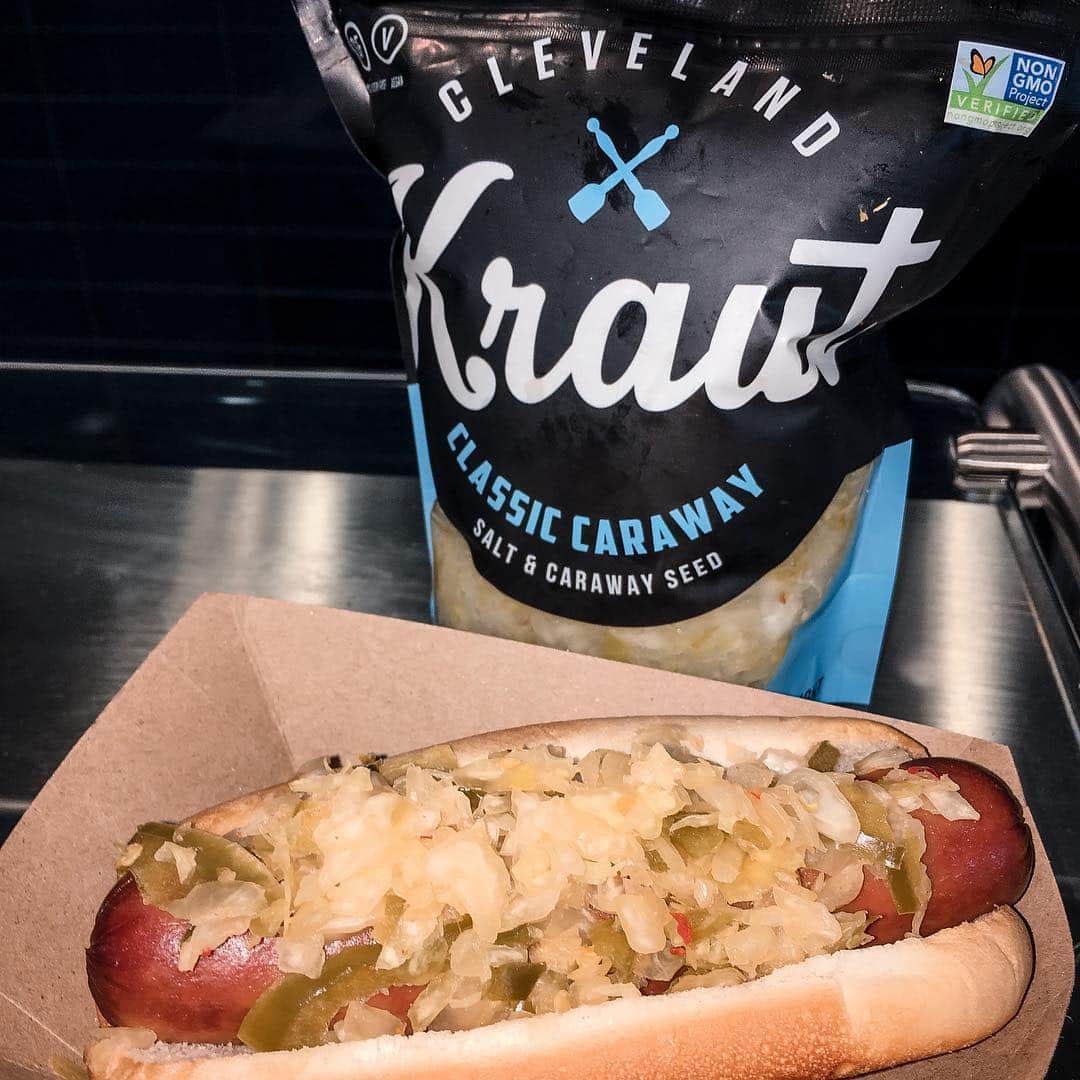 クリーブランド・インディアンスさんのインスタグラム写真 - (クリーブランド・インディアンスInstagram)「Put all of this food in your mouth at Progressive Field this season. 🤤」3月30日 7時02分 - cleguardians