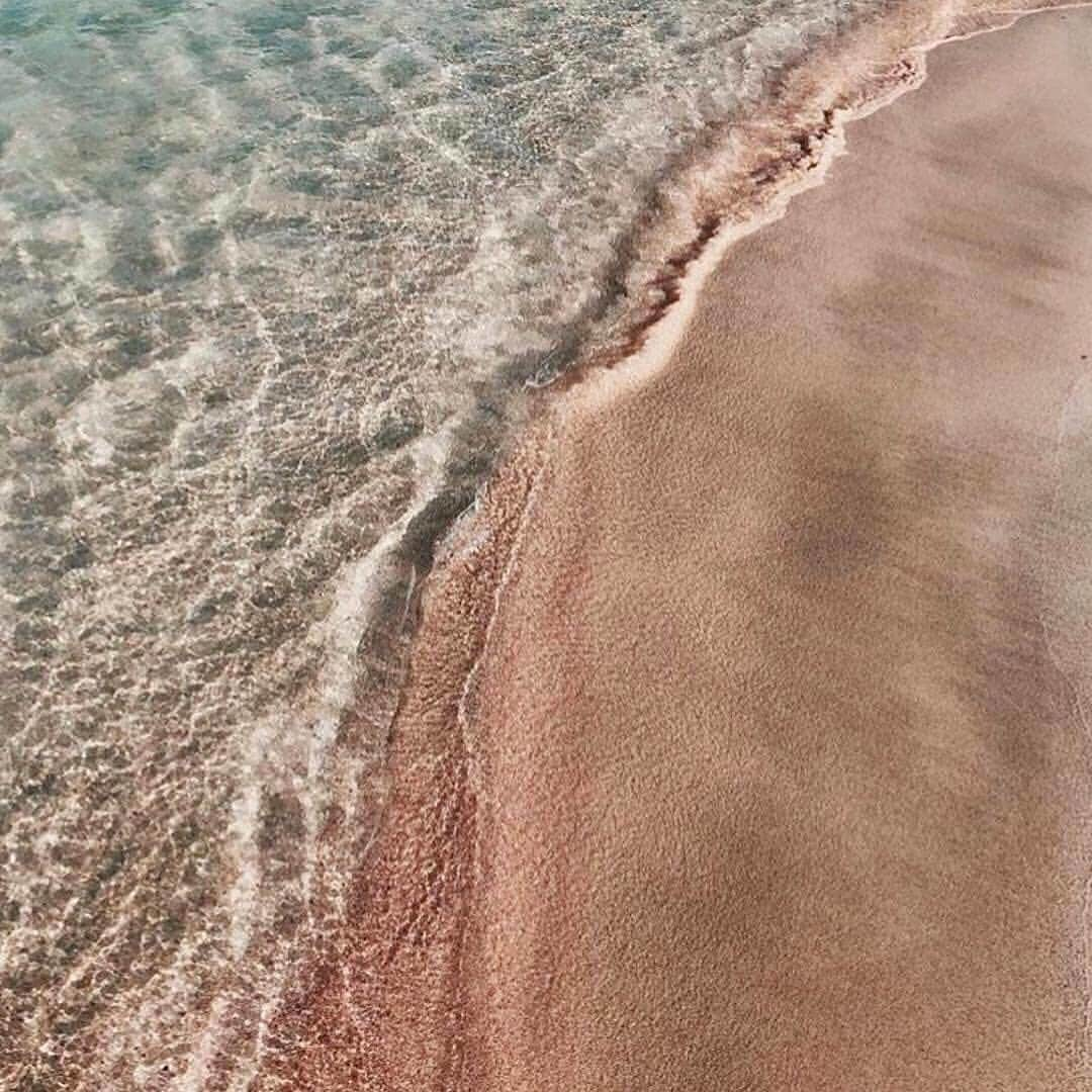 The Horseさんのインスタグラム写真 - (The HorseInstagram)「Rain, rain go away, bring back the sunshine ☀️ . @suboostyle ⠀⠀⠀⠀⠀⠀⠀⠀⠀ ⠀⠀⠀⠀⠀⠀⠀⠀⠀ ⠀⠀⠀⠀⠀⠀⠀⠀⠀ #water #waves #sand」3月30日 7時15分 - the_horse