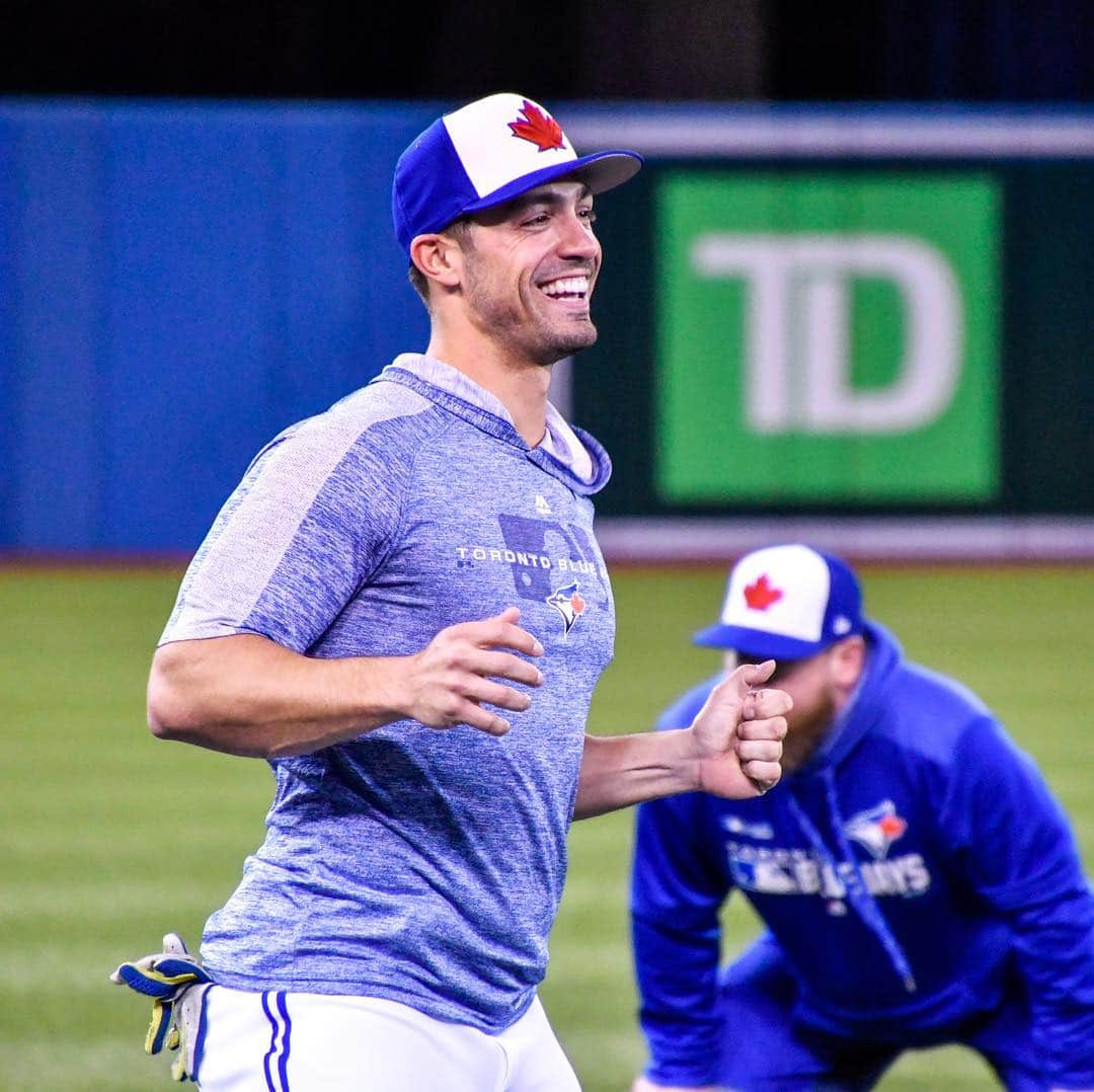 トロント・ブルージェイズさんのインスタグラム写真 - (トロント・ブルージェイズInstagram)「Are you extremely happy that baseball is back? SAME! 😀😃😃 #LetsGoBlueJays⁠ ⁠」3月30日 7時16分 - bluejays