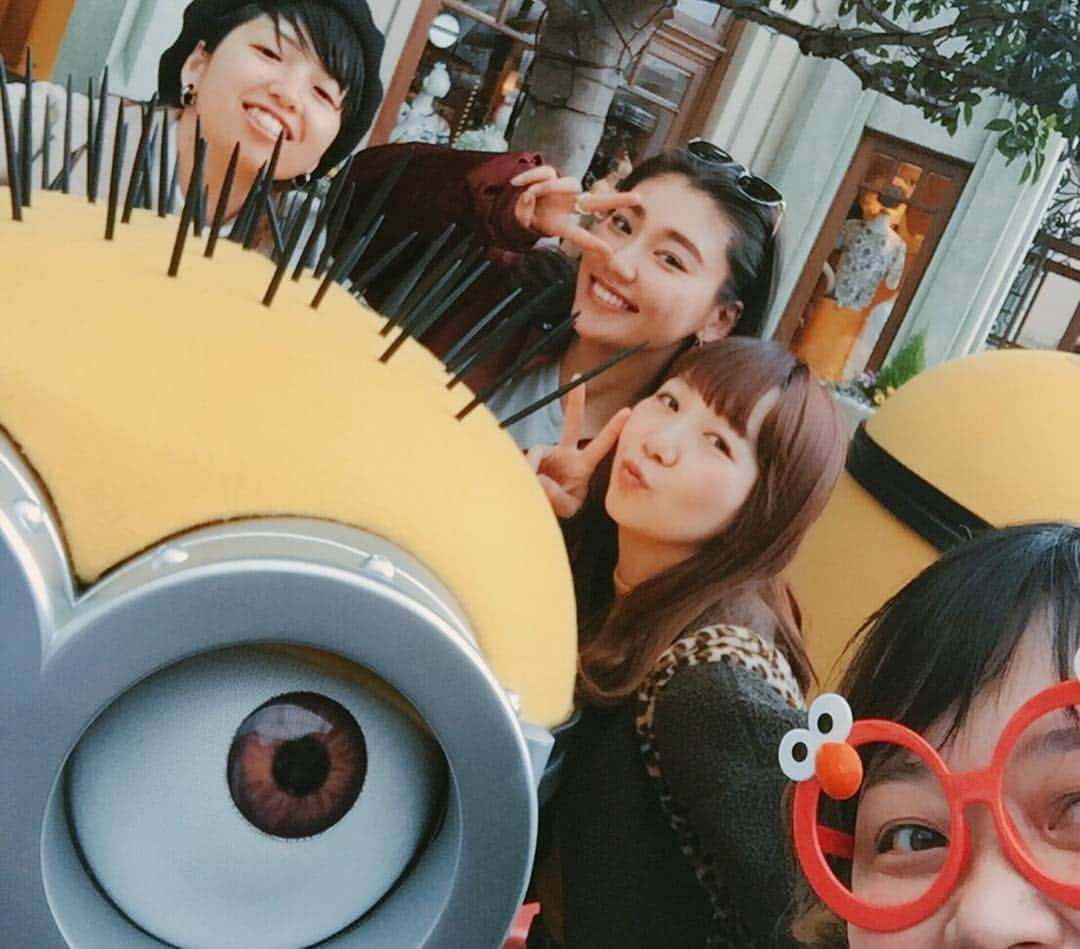 松本優さんのインスタグラム写真 - (松本優Instagram)「. . 『松本優のTHANKYOU』スタッフメンバーでユニバに行ってきた投稿をやっといまするとゆう。笑 . ほんまに皆さんお仕事でももちろんお世話になったし、私のような年下でも一緒に遊んでくださり、もうこの最後の動画なんか、、、🤣🤣🤣🤣🤣最高に楽しい1日でした、、、🥺🙏❤️ . サンクユウメンバーほんとうに皆さん大好きです！！いい人に恵まれて感謝でしかないです！☺️☺️ . . 久しぶりのユニバは最高に楽しかった🌸 . またみんなでいけますように🔥 . .」3月29日 22時26分 - matsumoto_yu