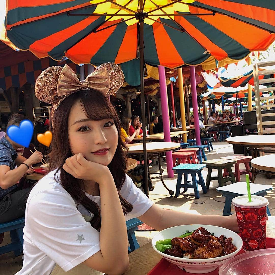 赤木希さんのインスタグラム写真 - (赤木希Instagram)「. 昨日香港旅行から帰ってきました🥰🇭🇰 香港ディズニーはキャラクターがいっぱいだし待ち時間が少なくてすっごく楽しかった〜〜！！💞 友達がたくさん写真撮ってくれたのでちょっとずつ載せていきます📷」3月29日 22時33分 - lespros_akagi