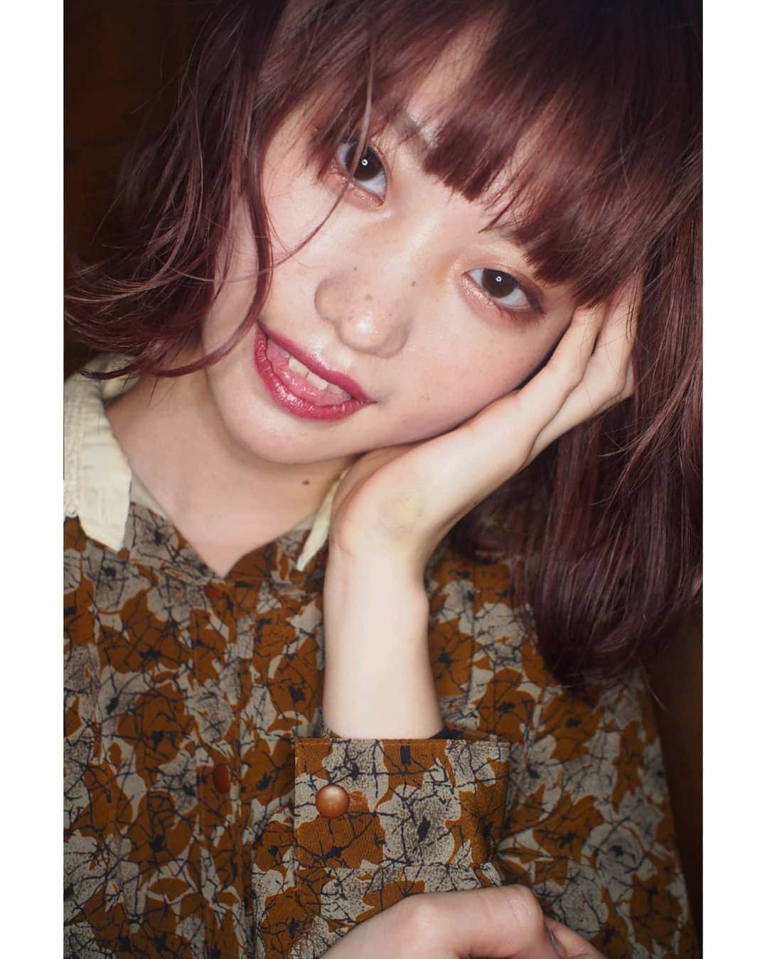クマモトタツヤさんのインスタグラム写真 - (クマモトタツヤInstagram)「. #福岡のスイッチで髪切る女の子 #kumaID #kumaxSHIORIw  Hair cut-color-styling / KANAMI TAKEISHI (switch) Make up /  HOSHINA YONEMOTO (switch) Guest / SHIORI (switch guest 3rd) Photo / T.KUMAMOTO (switch)  #クマナリ #photobykumamoto」3月29日 22時34分 - tatsuya_kumamoto