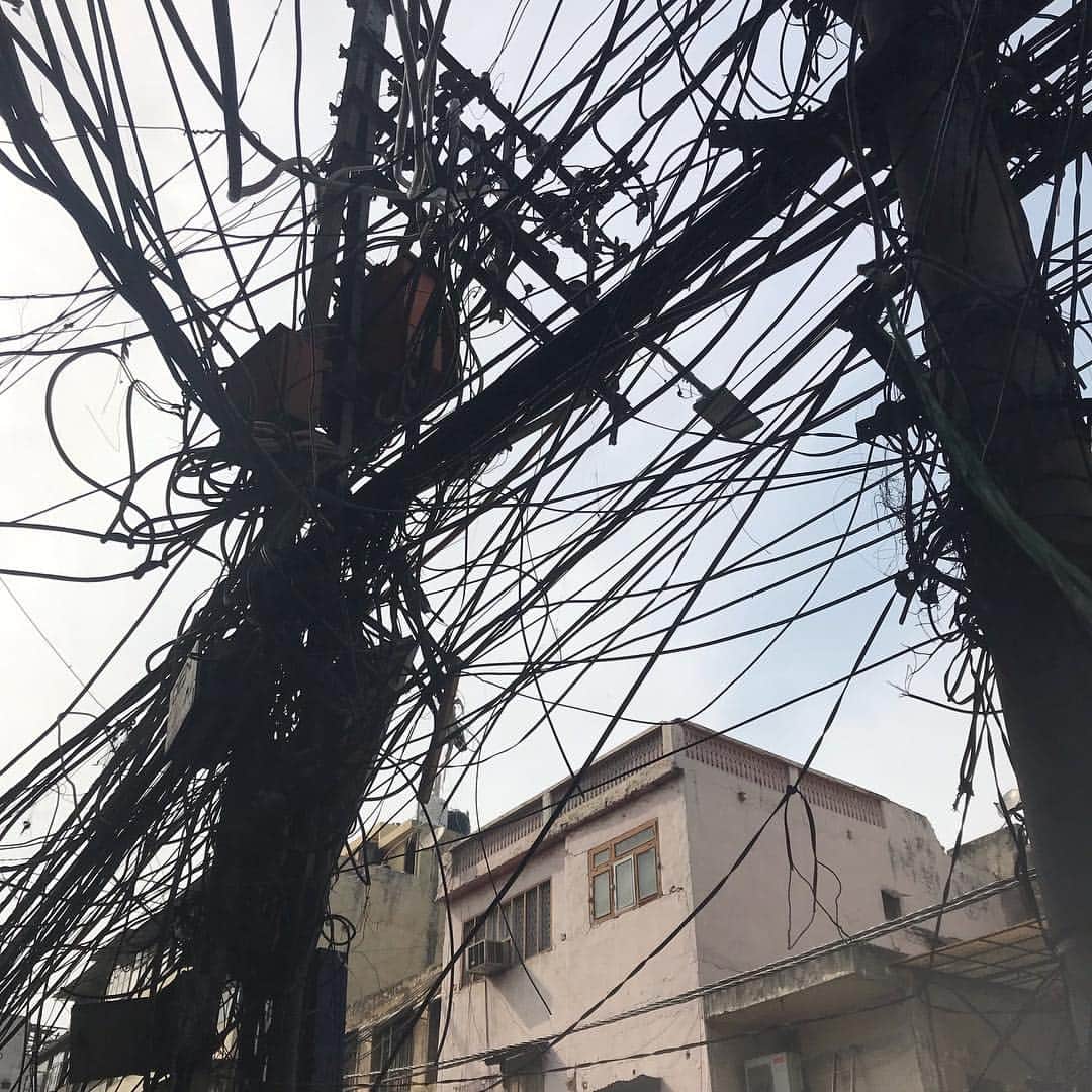 ジャンポールレスパナールのインスタグラム：「. India is definitely a super connected country」