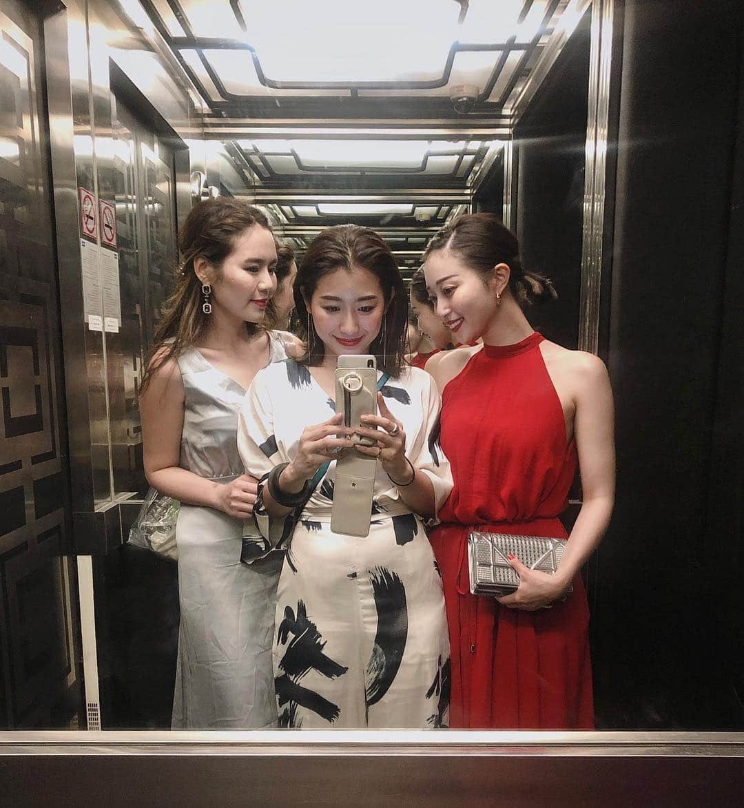 鬼辻麻衣さんのインスタグラム写真 - (鬼辻麻衣Instagram)「night out 🍸  ルーフトップ楽しみ🇹🇭 ・ ・ 今からボートで出発🚤 #bangkok #thai #girlsnightout」3月29日 22時51分 - kitsumai