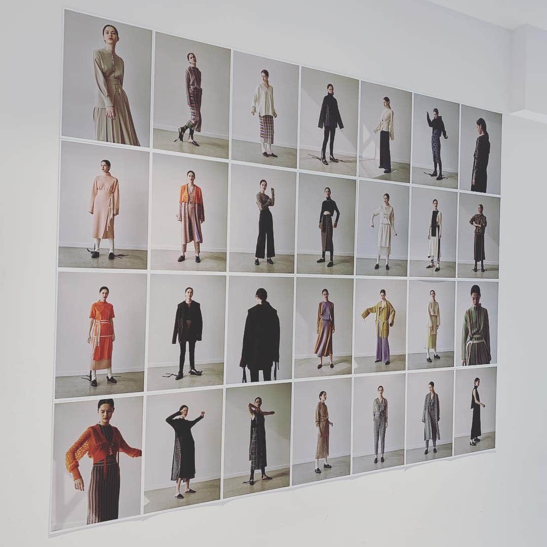 のインスタグラム：「TANの展示会へ、、ニット可愛いの多すぎてめまいが🧶 お気に入り見つけてオーダーしてきた👍🏻 届くの楽しみ🤤🤤🤤 #ニットブランド」