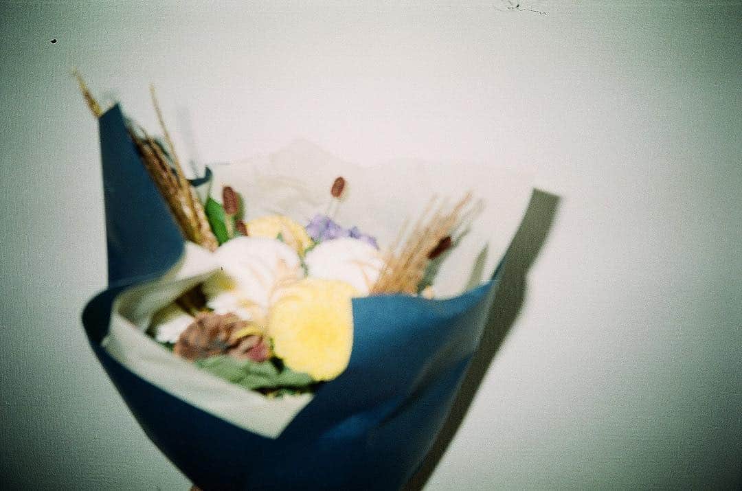 大原優乃さんのインスタグラム写真 - (大原優乃Instagram)「クランクアップしました☺︎ 泊まりこみで撮影をしていたので 新鮮な空気を吸いながら学びの多い時間でした。 近日には情報解禁されると思うので 待っていていただけたら嬉しいです💐 #film」3月29日 22時58分 - yuno_ohara