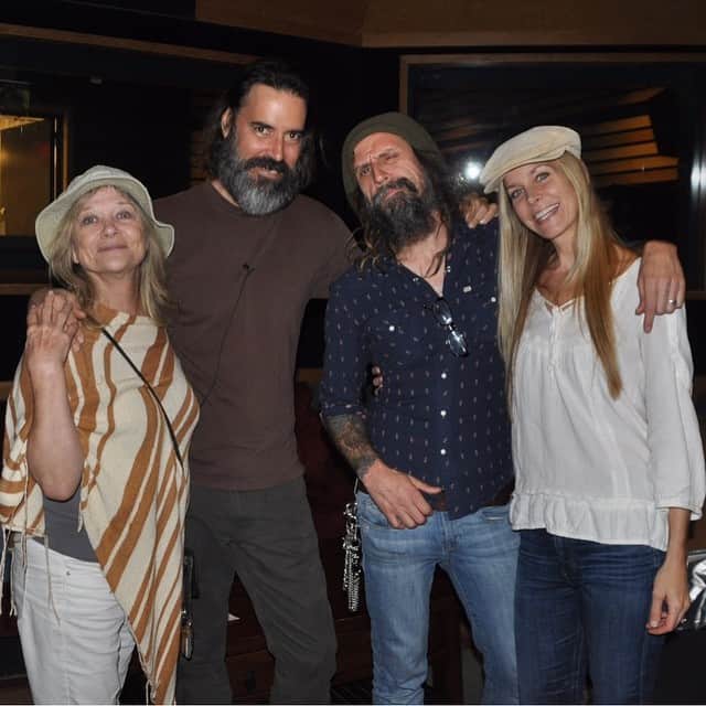 のインスタグラム：「Flashback to 2015. In the studio doing some looping with Judy Geeson , @jeffdanielphillips and @sherimoonzombieofficial for our film 31. #robzombie #sherimoonzombie #jeffdanielphillips #judygeeson #31」