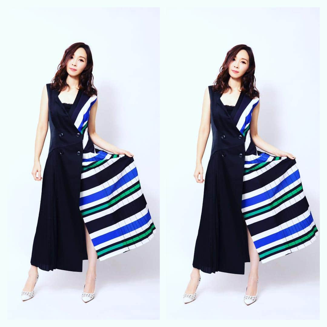 愛内里菜のインスタグラム：「クラウドファンディング﻿ 配送が完了いたしました！！﻿ ﻿ 明日、明後日の2、3日でほどで お手元に届くと思います😆﻿ ﻿ みなさまから受け取った﻿ 熱い思い🤲❤️﻿ ﻿ その感謝を詰め込ませていただきました🎁😌﻿ ﻿ この写真は悩んだけど、﻿ 「RISE」の歌詞カードに使われなかった﻿写真！﻿ せっかくだから見てください😉﻿ ﻿ #マクアケ #クラウドファンディング #勇気﻿﻿ #特別な #新曲  #愛内里菜﻿﻿ #垣内りか #R﻿ #感謝でいっぱい﻿ #垣内倶楽部 #@kakiuchiclub #@booyon📸﻿ #@f_s_6👗﻿ #@pulito_yuri💄﻿ #@threefloor﻿ ﻿」