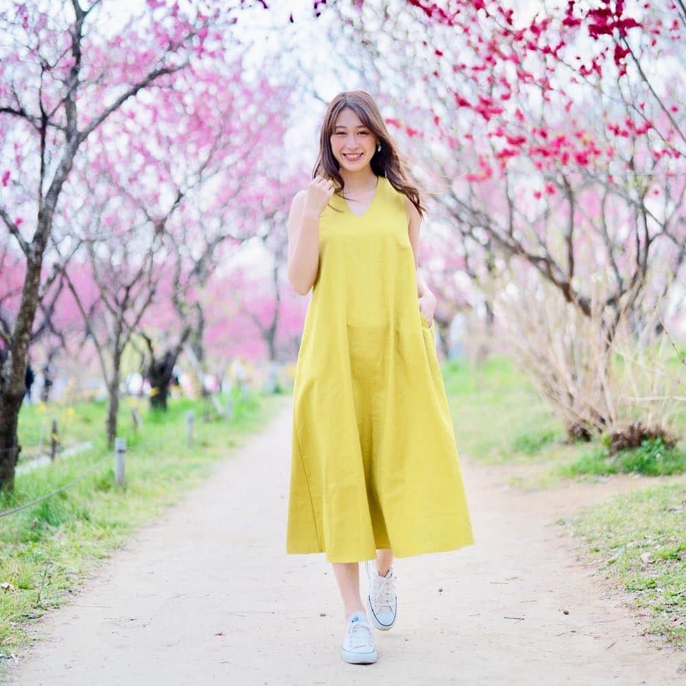 豊森ちはやのインスタグラム：「﻿﻿ ﻿﻿ 古河桃まつり、﻿﻿ 桜よりピンクの色が濃くて可愛かった ❁﻿ ﻿﻿ ﻿﻿ one piece : @titivatejp ﻿﻿﻿ ﻿﻿ 前で紐を結んだら綺麗目な感じにもなる👍🏻﻿﻿ ﻿﻿ ﻿﻿ ﻿﻿ #titivate﻿﻿﻿ #ティティベイト﻿﻿﻿ #titivatestyle﻿﻿﻿ ﻿﻿ ﻿﻿」
