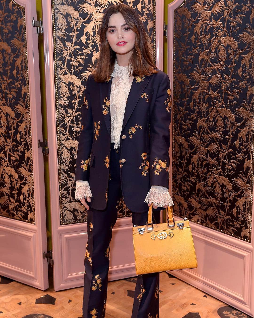 British Vogueさんのインスタグラム写真 - (British VogueInstagram)「#JennaColeman just embraced a new look courtesy of @Gucci and she didn’t do things by halves. Click the link in bio for more on the 'Victoria' star’s style and how she’s celebrating the new season.」3月29日 23時40分 - britishvogue
