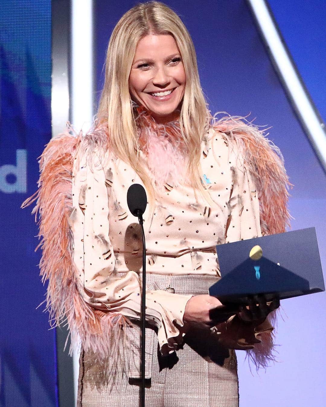 Just Jaredさんのインスタグラム写真 - (Just JaredInstagram)「@gwynethpaltrow in a @peterpilotto outfit hits the stage at the 2019 @glaad Media Awards! #GwynethPaltrow #PeterPilotto #GLAADMediaAwards Photos: Getty」3月29日 23時34分 - justjared