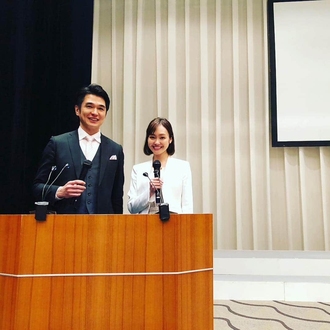 樋田かおりさんのインスタグラム写真 - (樋田かおりInstagram)「ベストオブミス愛知大会MCになり、名古屋国際会議場に行ってきました。日本大会前の愛知代表が決まる瞬間です！  どんなジャンルでも目標に向かって走る姿は眩しい♡ そして「悔しい」を経験した分、努力を重ね強くなり、自信となる。 内からみなぎる美しさは「想い」と心の強さだとを感じました。  続く♪  #ベストオブミス  #ミスユニバース #ミスグランド #ミスユニバーシティ #日本大会 #ベストオブミス愛知 #ファイナリスト #ミスコン #アナウンサー #樋田かおり #司会 #トークナビ」3月29日 23時39分 - toida_kaori