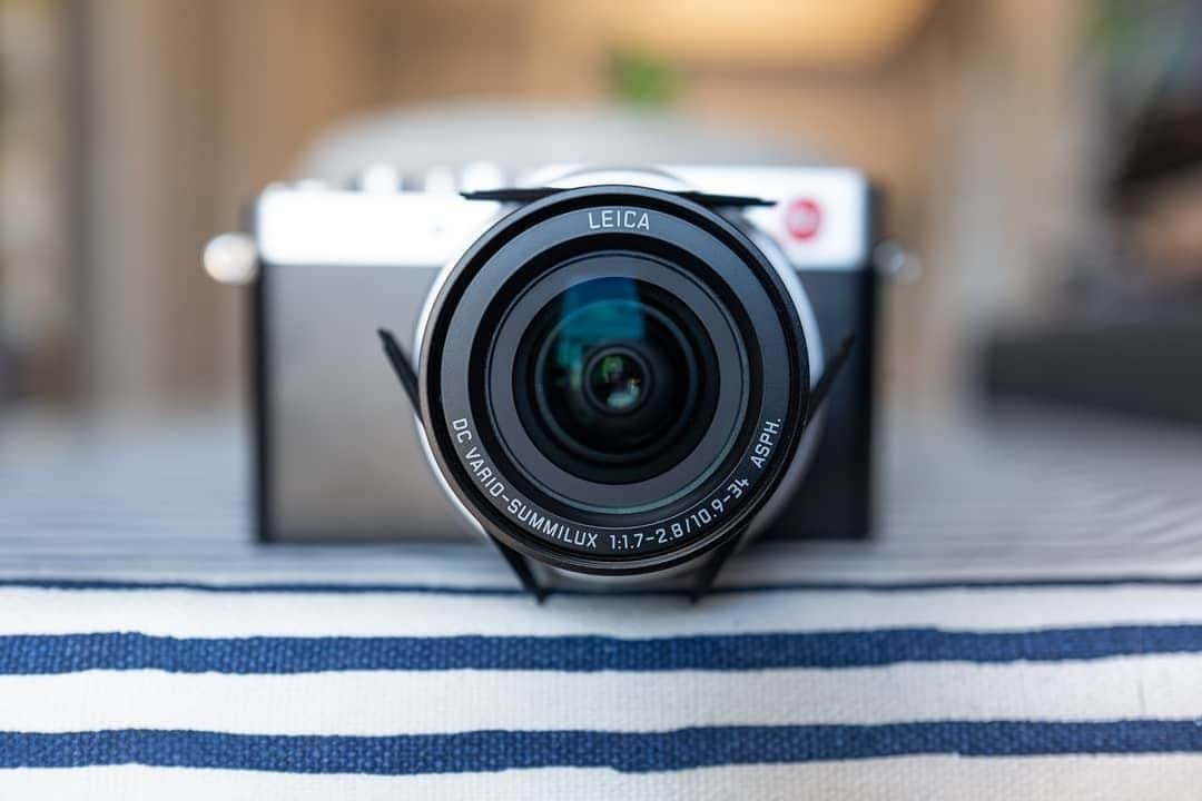 のインスタグラム：「The compact Leica D-Lux 7 and the Leica FOTOS App connect in a heartbeat, creating the perfect way to share photos or videos via your smartphone. Find out more via the bio link.  Photo: @leicastoremiami  #LeicaCamera #Leica #🔴📷 #Leicagram #LeicaDLux #LeicaDLux7 #TheLeicaLook #LeicaFOTOS #compactcamera #travelphotography #LeicaPorn #CameraPorn #ShootLeicaPro」