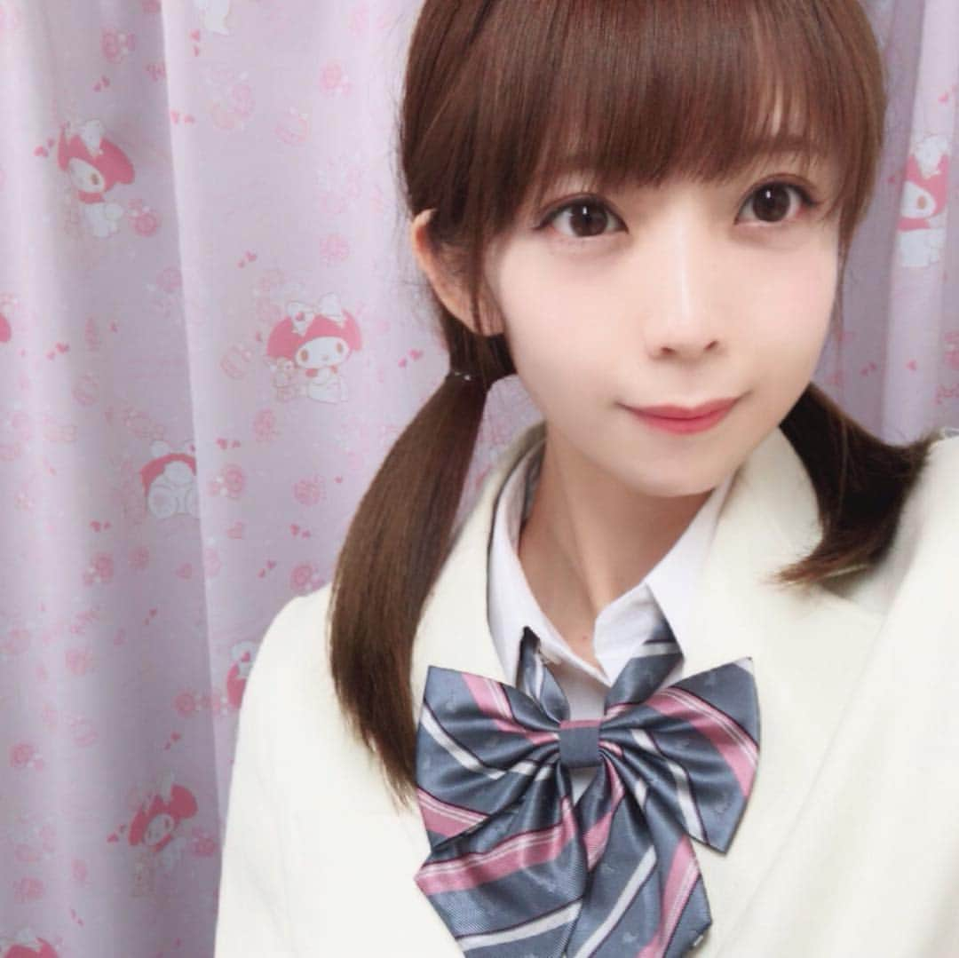 秋山依里さんのインスタグラム写真 - (秋山依里Instagram)「♡﻿ ﻿ スタジオにある衣装で組んだこの制服コーデがお気に入り﻿🌸(でも偽JK🤭) ﻿ #あきかるフォトセッション #撮影会 #コスプレ #コスプレ写真 #コスプレイヤー #被写体  #制服 #JK風 #ローツインテール #ツインテール #highschoolgirl  #schoolgirl #schooluniform #japanesegirl #cosplay #cosplaygirl #cosplayer #cosplayphoto #cosplayofinstagram #cosplayselfie #selfie #model #自撮り #コスプレイヤー自画撮り部 #코스프레 #角色扮演  #셀카 #いつかのあきやまさん﻿」3月30日 0時07分 - akiyama__eri