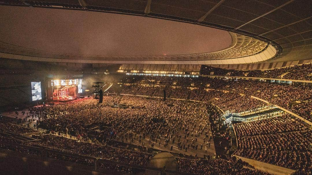 エド・シーランさんのインスタグラム写真 - (エド・シーランInstagram)「Cape Town Night 2 ! 📸 @zakarywalters #dividetour」3月30日 0時31分 - teddysphotos