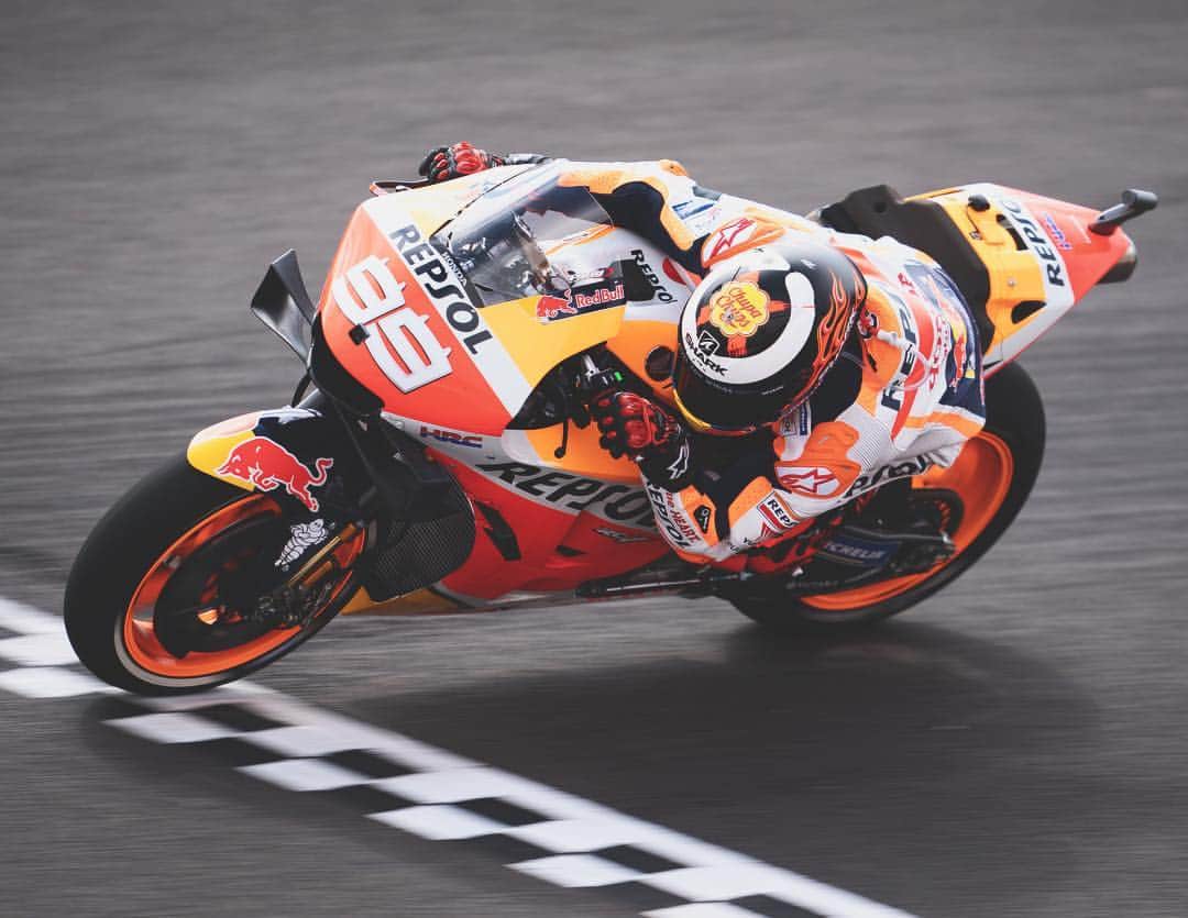 レプソル・ホンダさんのインスタグラム写真 - (レプソル・ホンダInstagram)「#ArgentinaGP FP1 ✅ ⠀⠀⠀⠀⠀⠀⠀⠀⠀ @marcmarquez93 🅿️1️⃣ #MM93🐜 ⠀⠀⠀⠀⠀⠀⠀⠀⠀ @jorgelorenzo99 🅿️1️⃣4️⃣ #JL99😈 ⠀⠀⠀⠀⠀⠀⠀⠀⠀ #25RepsolHonda #Repsol #MotoGP #Honda #Racing #RepsolHonda #HRC #RC213V #MM93 #JL99 #MarcMarquez #JorgeLorenzo #ThePowerOfDreams #Motorcycle #Argentina #Practice 🇦🇷」3月30日 0時35分 - hrc_motogp