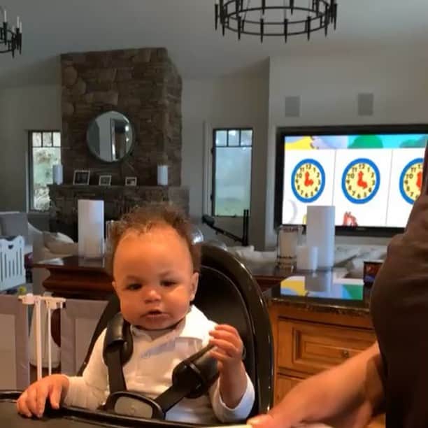 デイミアン・リラードのインスタグラム：「Happy 1st birthday to my son Dame Jr! Love my kid more than anything in the world...when he was born something changed in me for the better and I’m thankful for my baby boy ! 🙏🏽🎁 #LaheemJr #DameJr #FatMan」