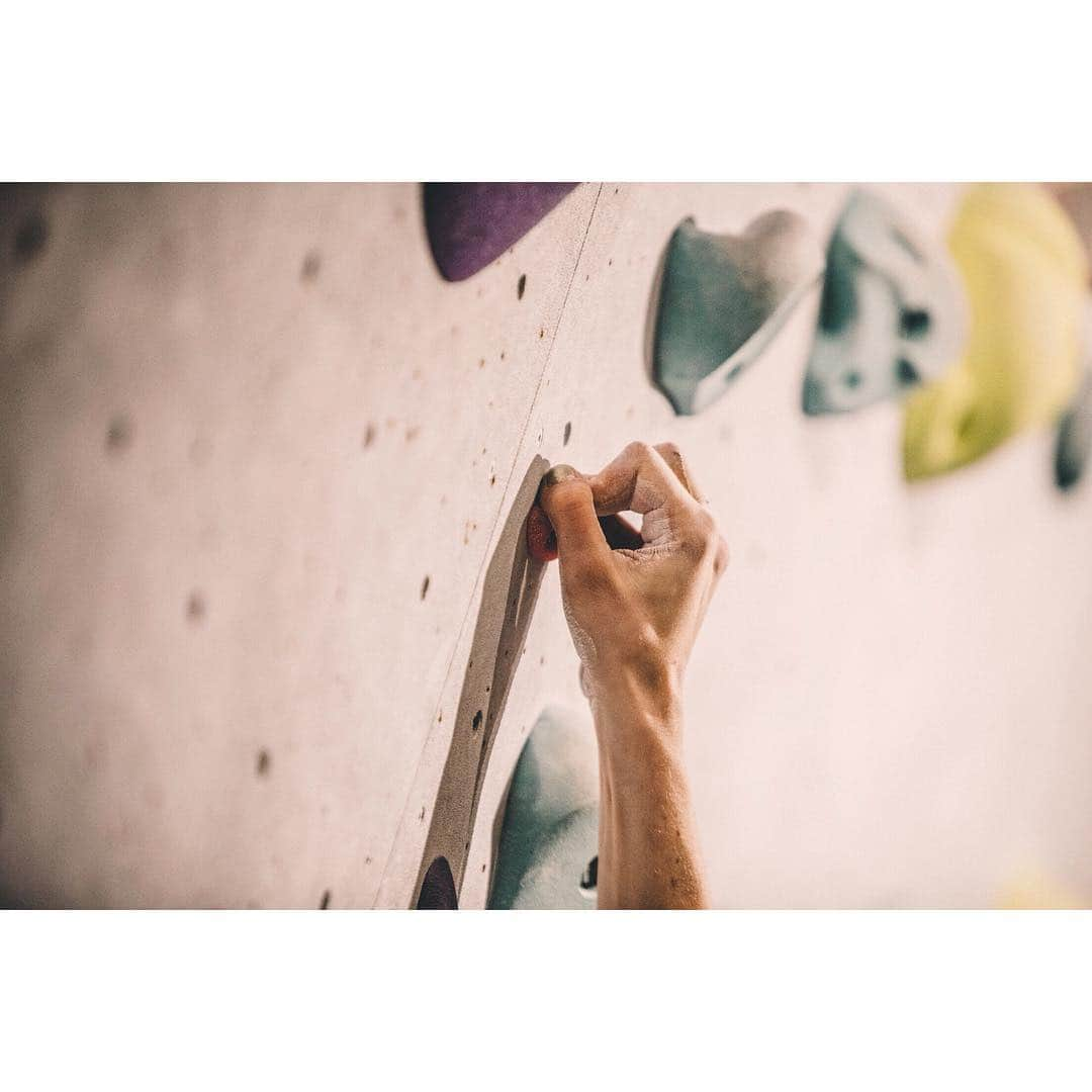 マチルダ・セーデルルンドさんのインスタグラム写真 - (マチルダ・セーデルルンドInstagram)「Soon these 🐾 will be touching some real rocks. Weeehoooo」3月30日 0時53分 - matilda_soderlund