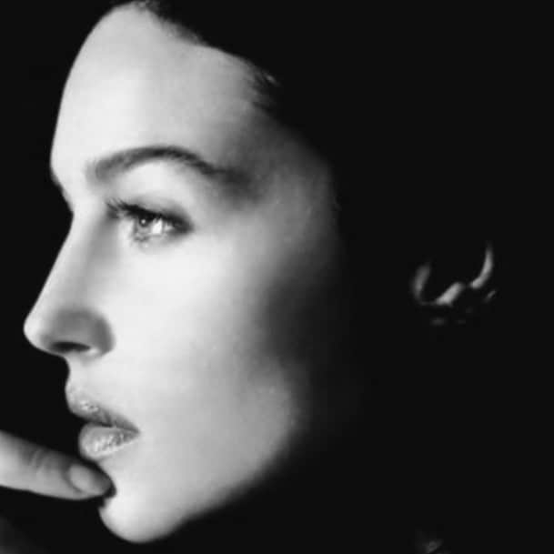 モニカ・ベルッチさんのインスタグラム写真 - (モニカ・ベルッチInstagram)「❤Profile Captured by Chico Bialas  #monicabellucci#fbf#capture#profile#bnw#photographer#chicobialas#profile#profil#noiretblanc#моникабелуччи」3月30日 1時02分 - monicabellucciofficiel