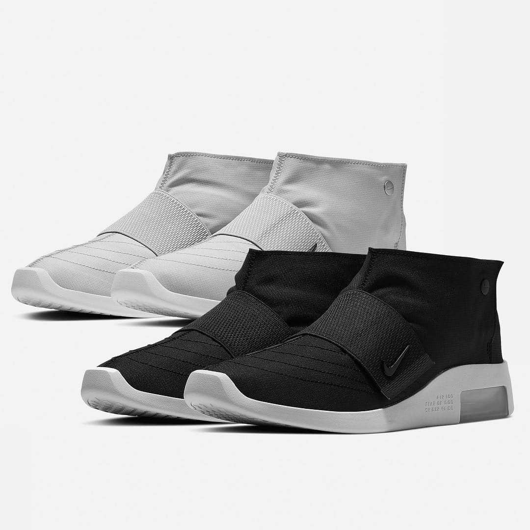 Sneaker Newsさんのインスタグラム写真 - (Sneaker NewsInstagram)「Jerry Lorenzo’s Nike Air Fear Of God Moccasin is poised to be one of the best drops of Summer.  For details on these black and pure platinum colorways, tap the link in our bio.」3月30日 1時02分 - sneakernews