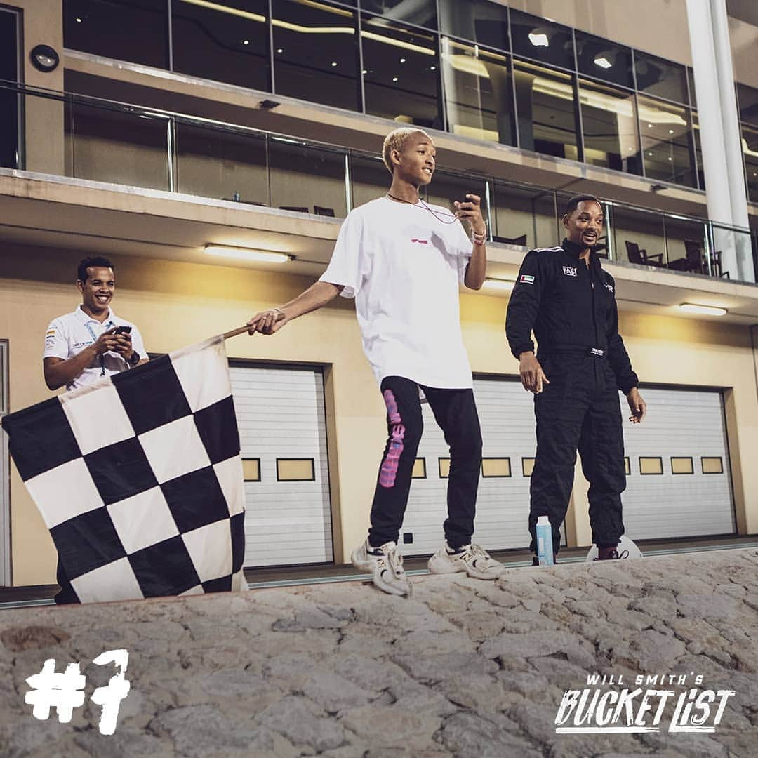 ウィル・スミスさんのインスタグラム写真 - (ウィル・スミスInstagram)「Ready? Set? GO! Watch @WillSmith race against son and supercar lover, @TreySmith0011. Which Smith is the fastest? Find out in the new episode of #WillSmithsBucketList, featuring @LewisHamilton!」3月30日 1時04分 - willsmithsbucketlist