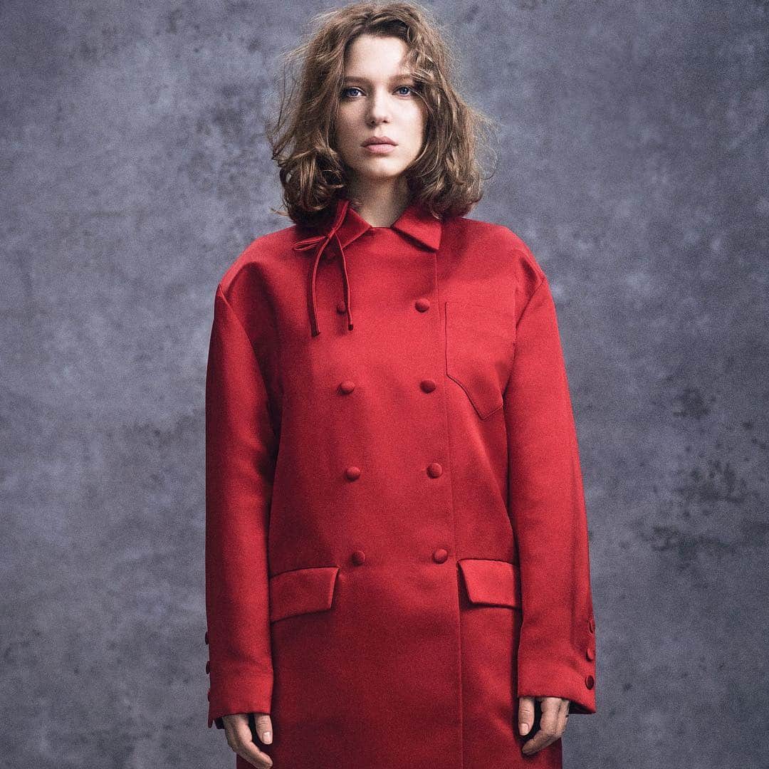 Vogue Runwayさんのインスタグラム写真 - (Vogue RunwayInstagram)「Léa Seydoux (@leaseydoux_genuine) considers her international career to be an unusual stroke of luck. As a French actress making her way into the heart of the Hollywood mainstream on films like Mission: Impossible—Ghost Protocol or Spectre (she’s about to start shooting Bond 25). “Maybe because I’m French, it’s still exotic,” she suggests. “I can reinvent myself there because there’s a cultural discrepancy, and it’s an extremely pleasant feeling. Sometimes when I make films in France, I feel much less free.” For the women of @Voguemagazine's April cover story, and with any luck for many more, the working world is shifting, fermenting, maturing. There is a feeling that something new will come out of this moment; that it will be imaginative and energetic and various, and that it will happen everywhere. Tap the link in our bio to read the full story. Photographed by @mikaeljansson, styled by #CamillaNickerson, written by Gaby Wood, Vogue, April 2019」3月30日 1時05分 - voguerunway
