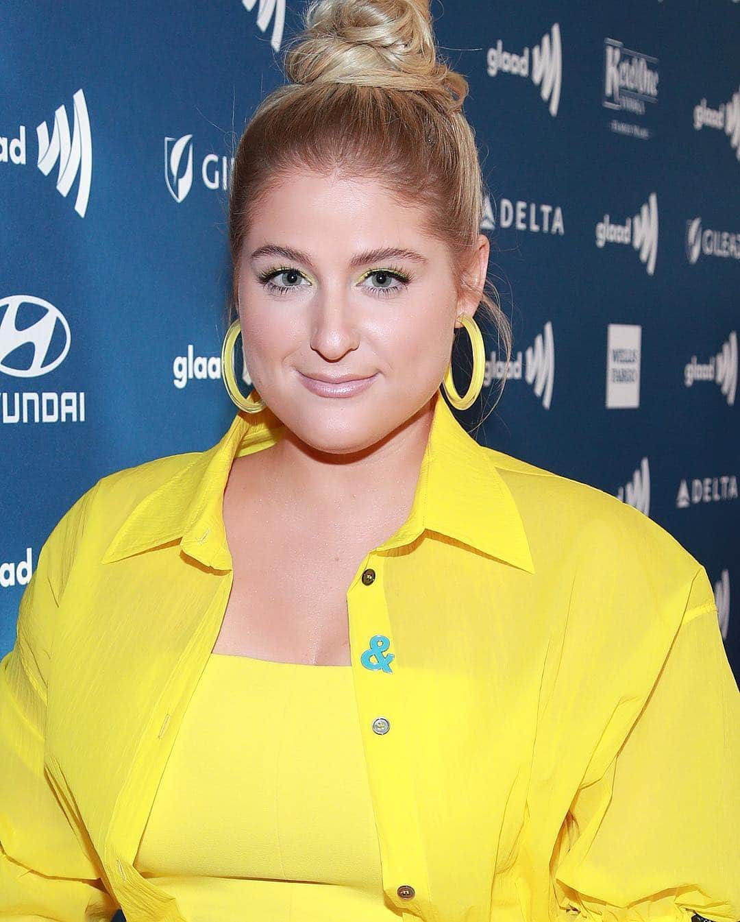 Just Jaredさんのインスタグラム写真 - (Just JaredInstagram)「@meghan_trainor & @hayleykiyoko go glam for the @glaad Media Awards! #MeghanTrainor #HayleyKioyko #GLAADMediaAwards Photos: Getty」3月30日 1時06分 - justjared