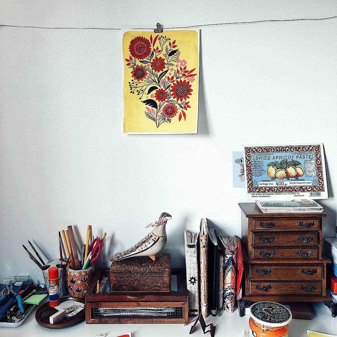 Dinara Mirtalipovaのインスタグラム：「Friday studio vibe」